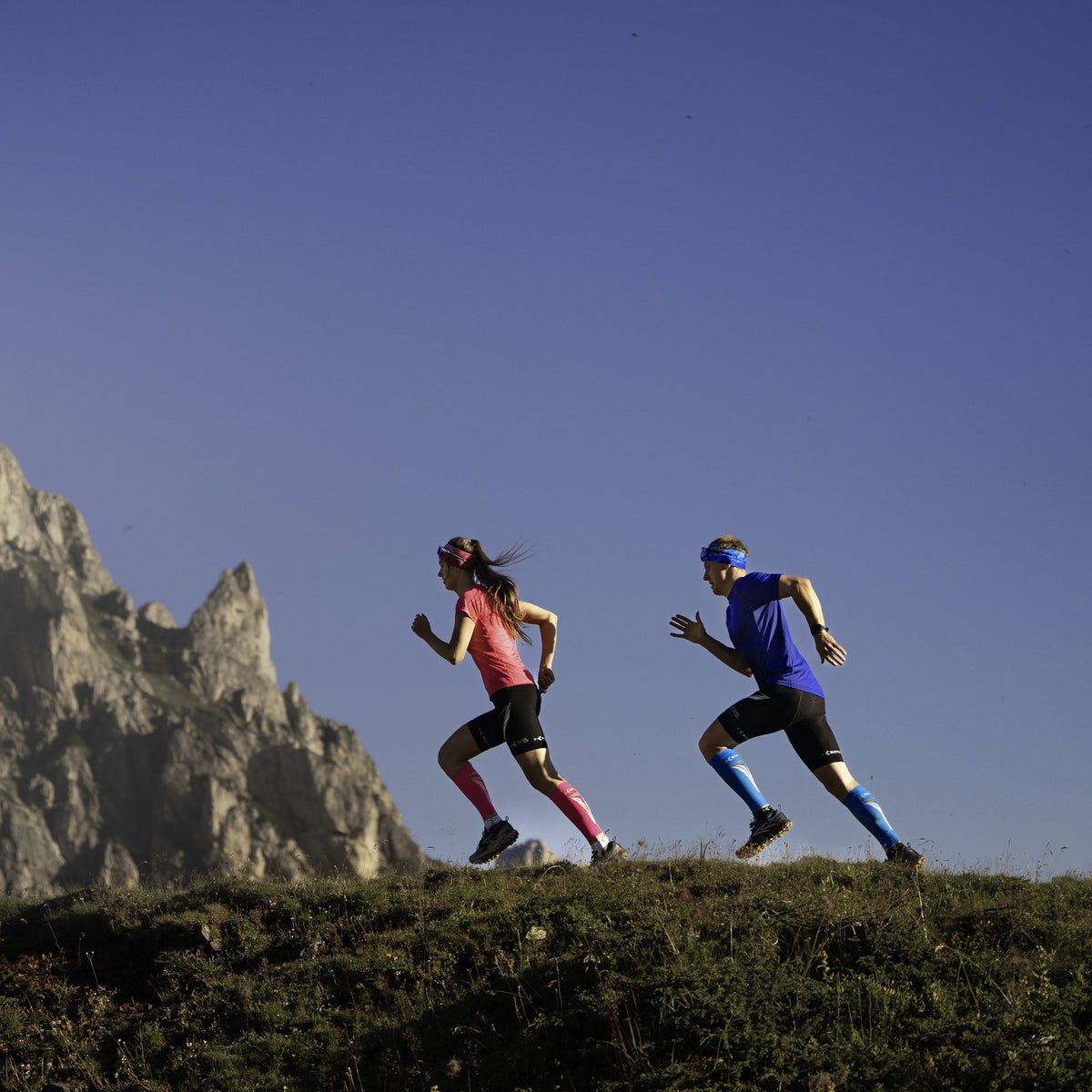 ROYAL BAY Extreme Race | Ľahké kompresné lýtkové návleky – Ružová – beh po hrebeni